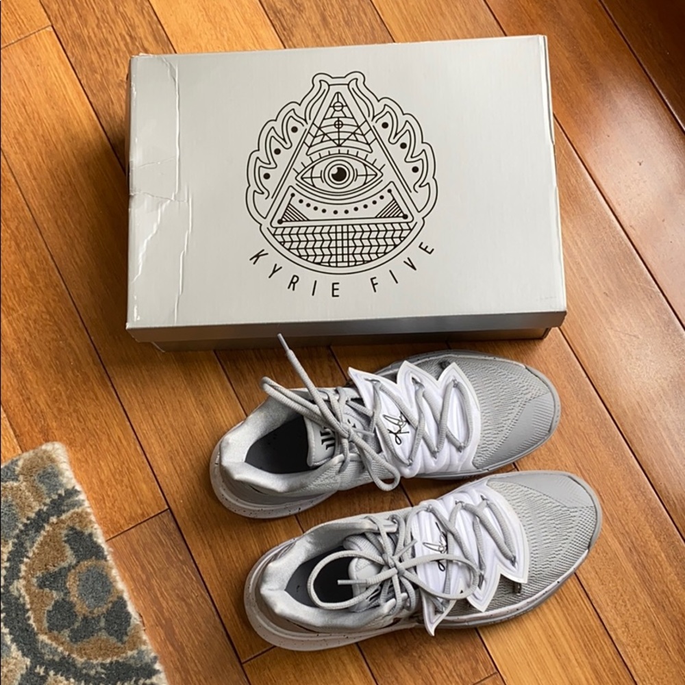 KYRIE BASKETBALL SHOES